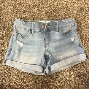 EUC Abercrombie kids distressed denim mid-rise midi short size 9/10